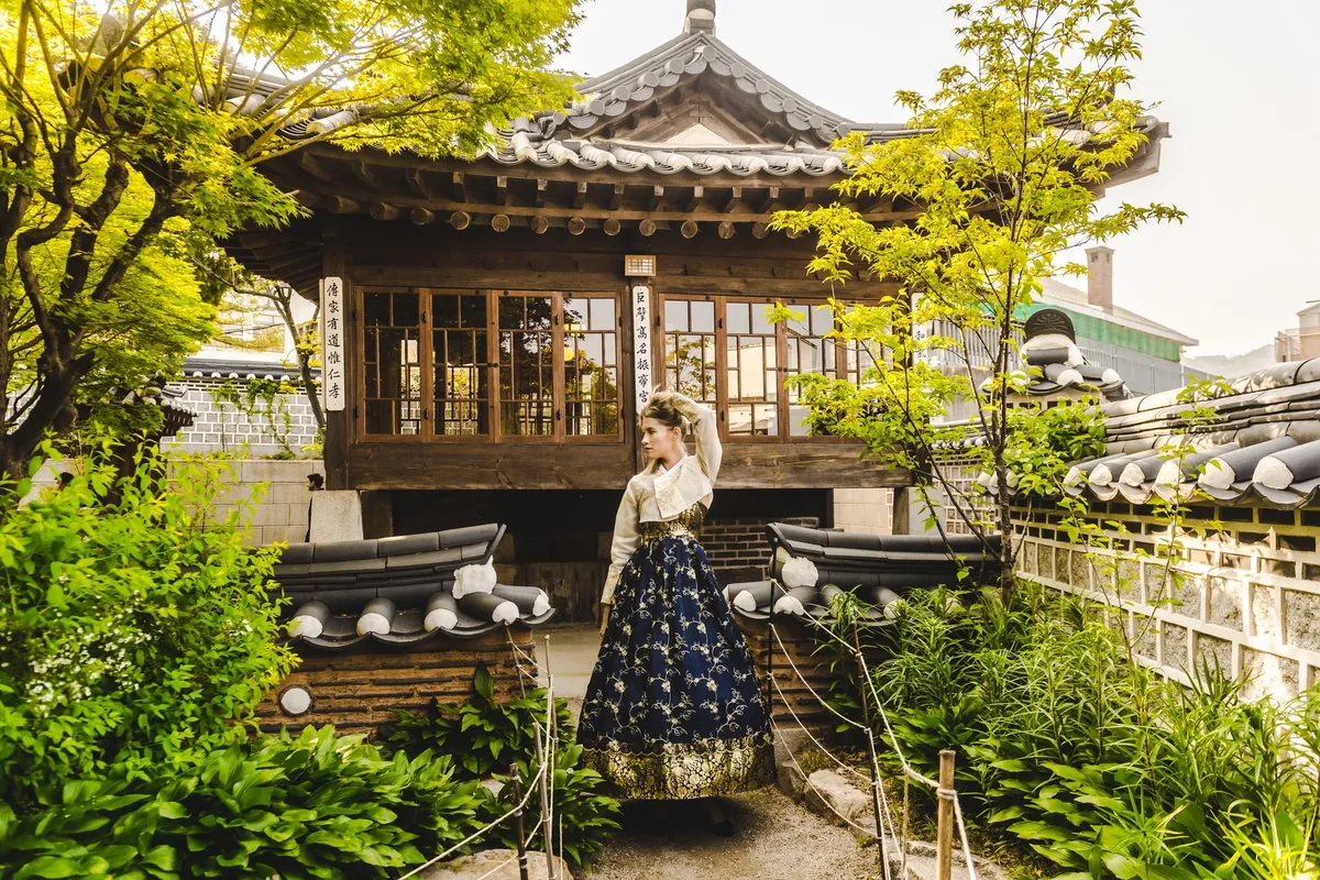 2599-seoul-just-because-solo-bukchon-hanok-village_1920