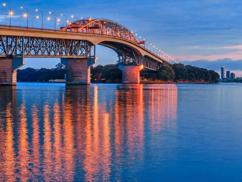 ស្ពានហាប័ (Harbour Bridge)