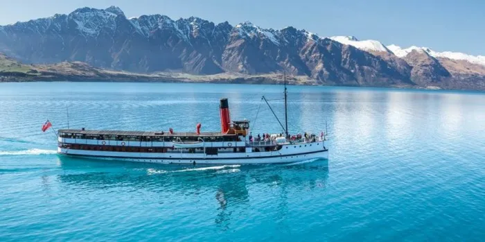 ជិះទូកកម្សាន្ត (Cruise)