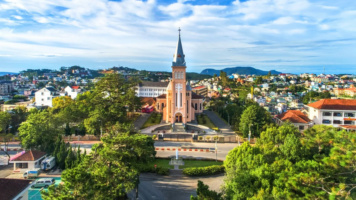 da-lat-vietnam-featured