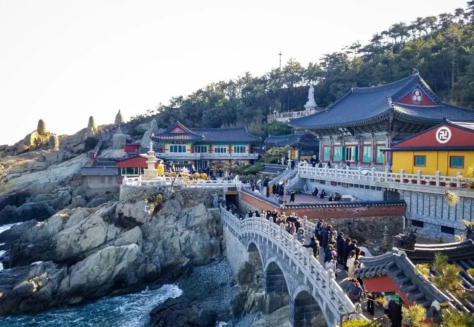 Feature-Haedong-Yonggungsa-temple