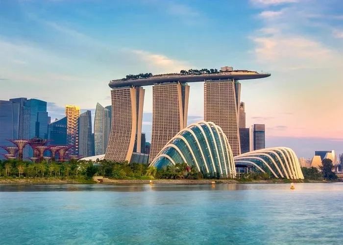 សណ្ធាគារទូកមារីណាបេសេន (Marina Bay Sands)