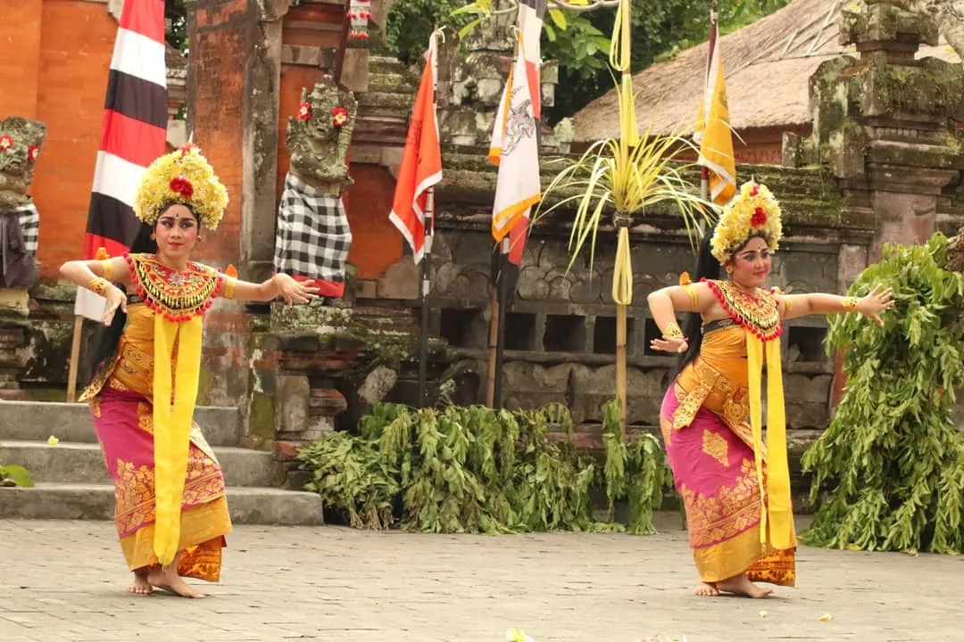 ភូមិបាទូប៊ូឡាន (Batu Bulan Village)