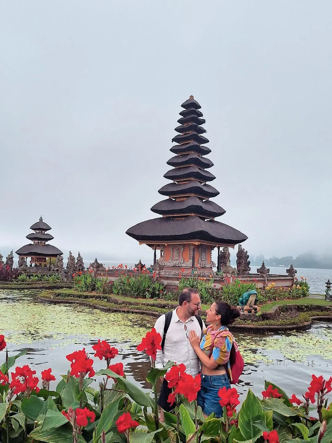 ប្រាសាទអ៊ូលុន ដានូ (Ulun Danu Temple)