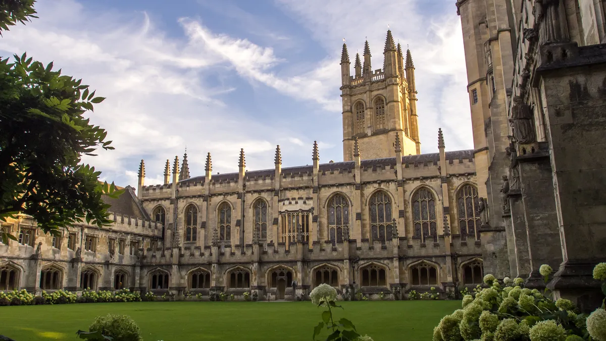 សកលវិទ្យាល័យអកស៍ហ្វដ (University of Oxford) 