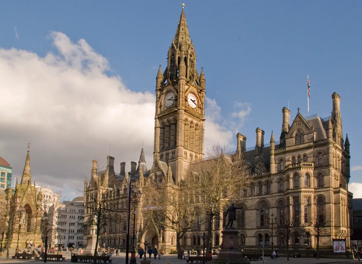សាលាក្រុង និងព្រះវិហារ Manchester (Manchester City Hall & Manchester Cathedral)
