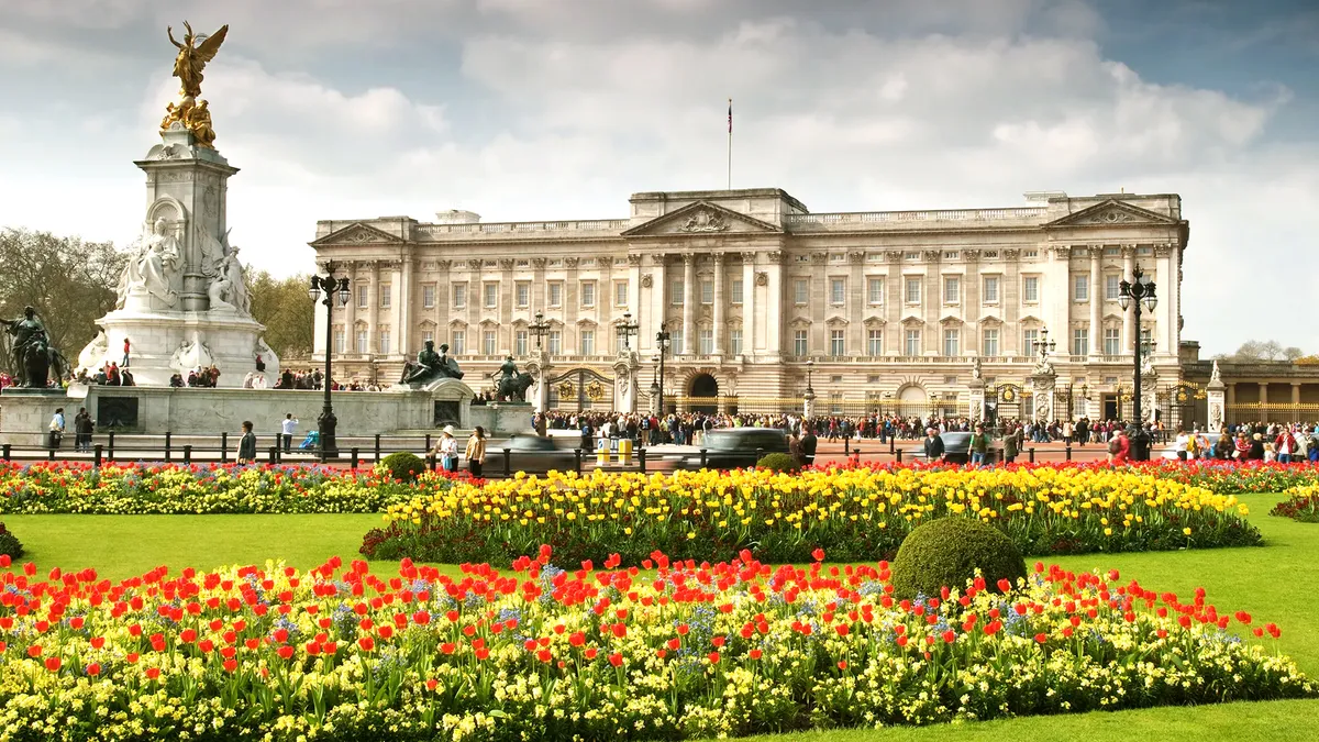 ព្រះបរមរាជវាំងបាក់គីងហាំ (Buckingham Palace)