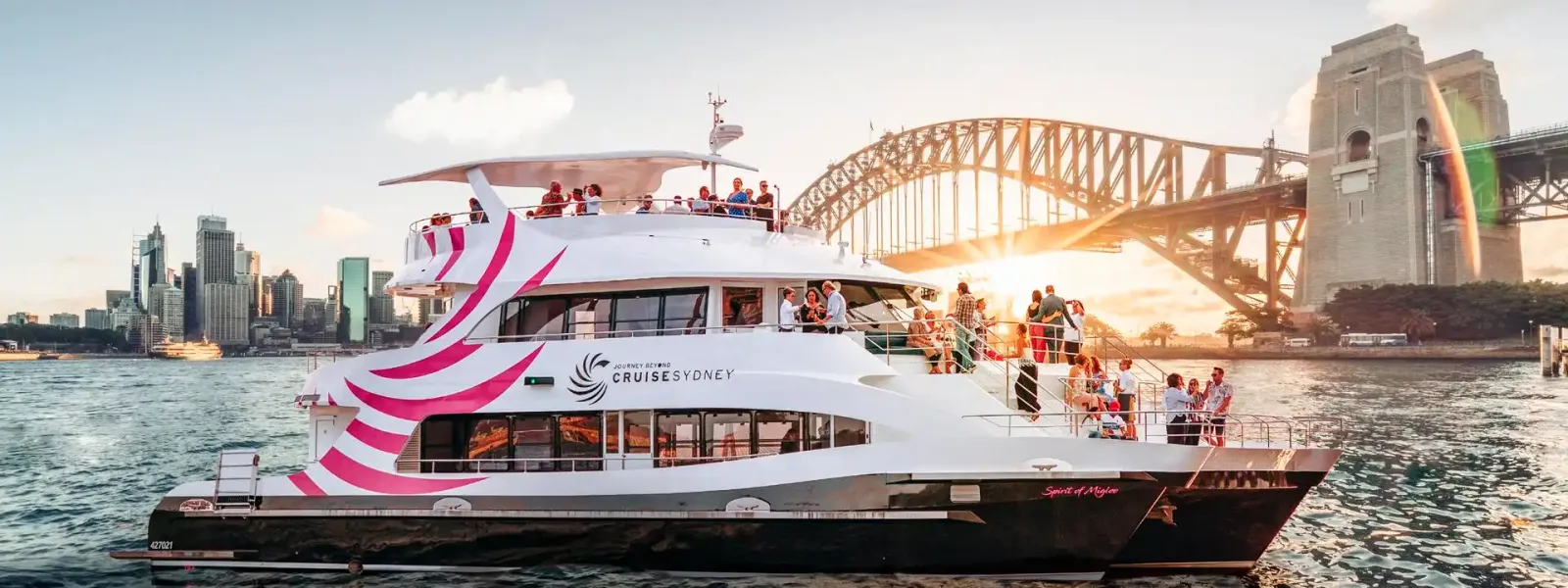 SYDNEY-DINNER-CRUISE-harbour-bridge