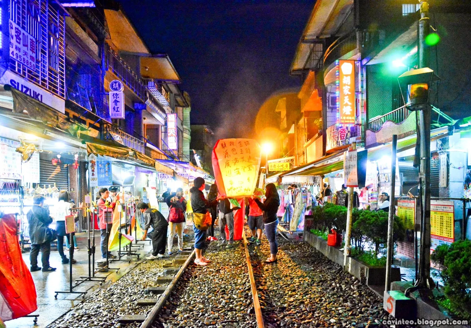 02 Shifen Old Street - Release the Sky Lanterns (十分放天燈)! @ New Taipei [Taiwan] (Large)