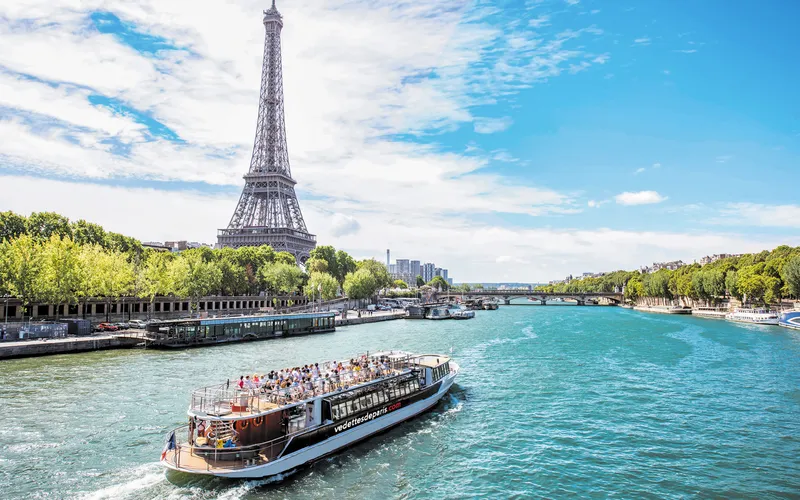 057fb71b-33d6-4f81-9a3f-3ff11356b443-13088-paris-1hr-seine-river-cruise-guided-tour-04