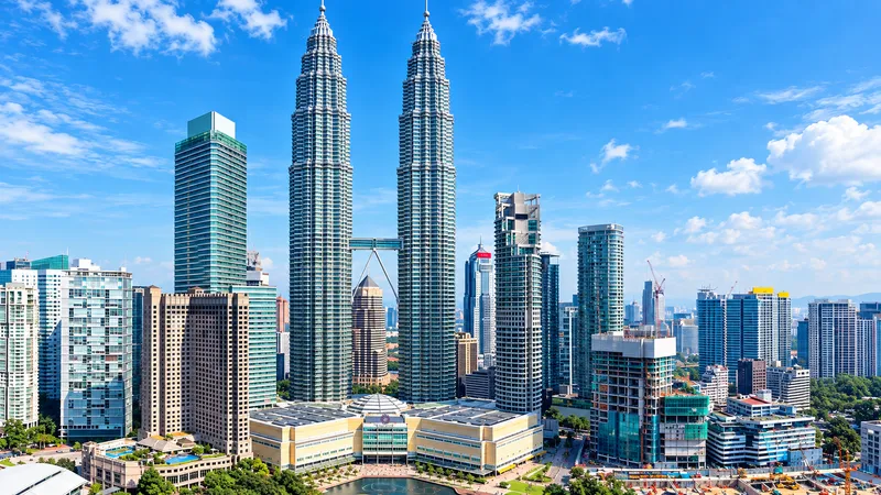 Kuala Lumpur Skyline with Petronas Towers.png