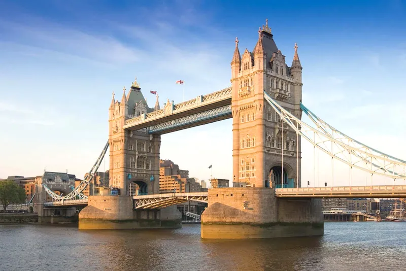 Tower-Bridge-River-Thames-London.jpg